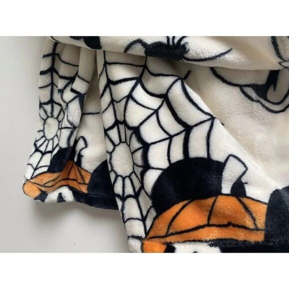 Disney Halloween Mickey Minnie Mouse Pumpkin Throw Blanket 50"x70" Spider Skull - Picture 13 of 13